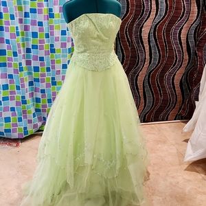 Pastel Lime prom dress size 1/2 with beading